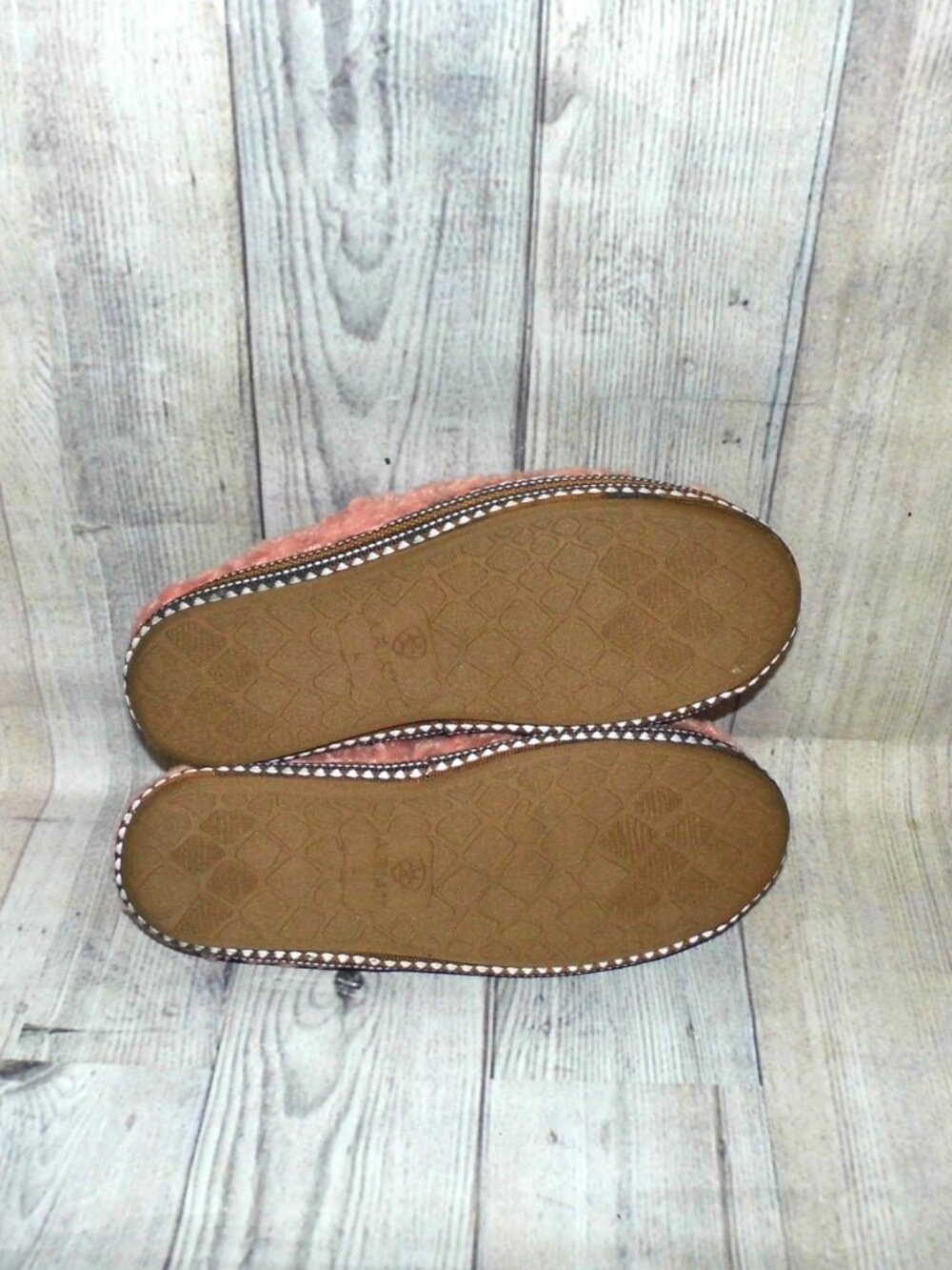 ARIAT Snuggle Slipper Pink Slip On Slippers Womens Size 8.5-9 - Picture 2 of 7